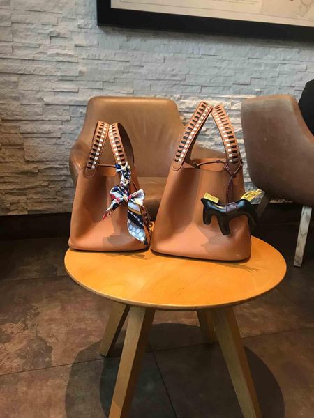 

new classic buket bag women handbags strap shoulder bags mini real leather shopping bags lock small purse tote with picotin horse pendant