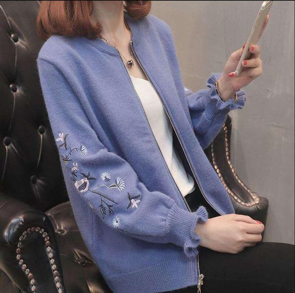 

2018 the new spring autumn rose embroidery plus size women embroidered sweater long sleeve zipper cardigan coat, White