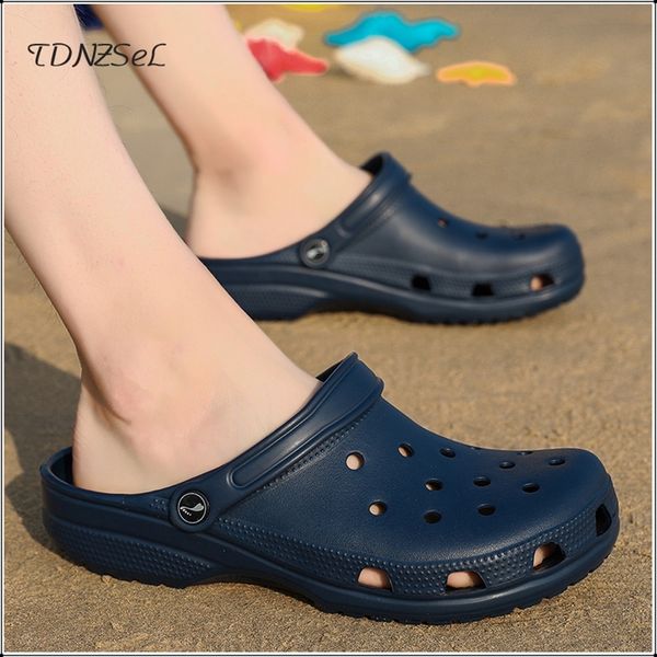

sandals men hole shoes crocks shoes rubber clogs for men women white croc couple shoe summer beach slippers cholas hombre t200420, Black