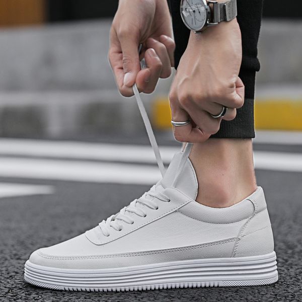 

Весна 2019 года новая версия корейской версии моды дикой обуви с низким верхом дыша