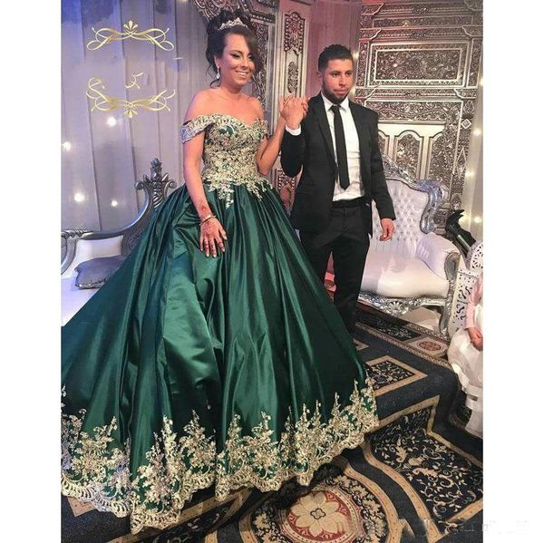 

2018 Dark Green Arabic Prom Dresses Off Shoulder Ball Gown Evening Dresses Gold Lace Applique Middle East Quinceanera Party Dresses