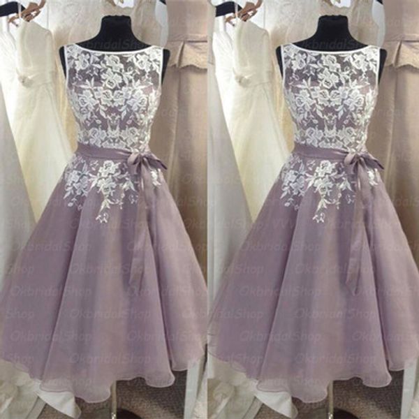 2019 Lace Curto Da Dama de Honra Vestidos Baratos Bateau Sheer Neckline Ribbon Bow País Vestido de Noiva Vestido de Festa Meninas Dama De Honra Vestido