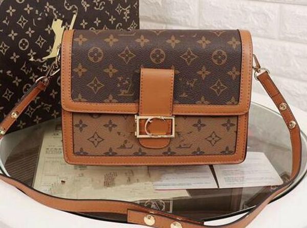 

Female 2018 New British Style Casual Leather Contrast Colour Flower Pattern One Shoulder Small Square Bag