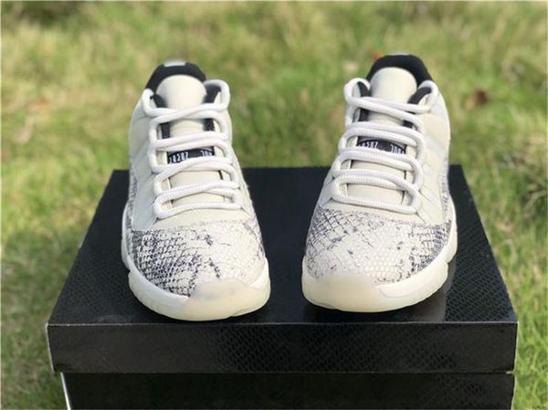 

2020 authentic 11 low se snakeskin white grey men basketball shoes real carbon fiber cd6846 -002 light bone running shoes sneakers size 7 -1