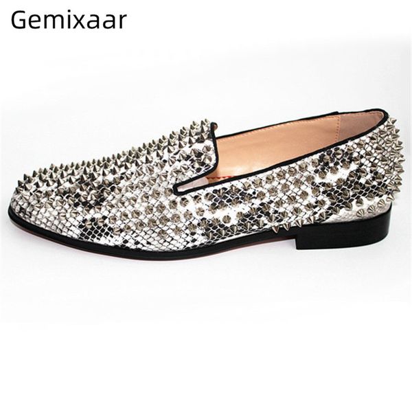 

elegant serpentine men shoes round to slip on flat man shoes grey serpentine pattern decor rivets 2020 autumn spring boots woman, Black