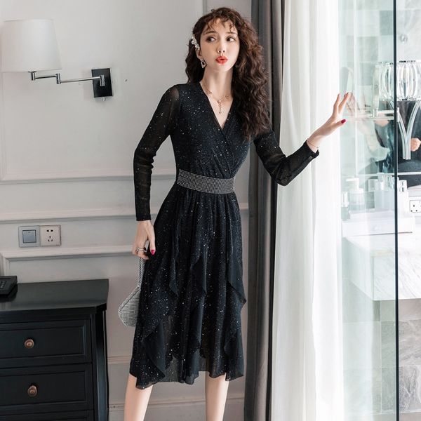 

autumn 2020 new french niche v-neck slim-fit mid-length black shiny dress for women, White;black