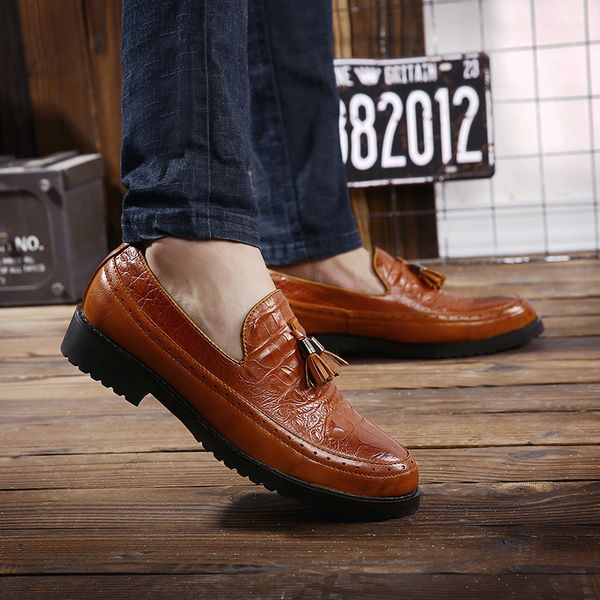 

casual shoes men leather fashion tassel loafers breathable handmade outdoor fashion men slip-on male office club party shoes, Black