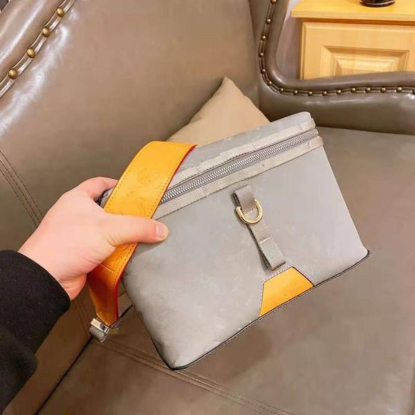

the new 2020 ms messenger inclined genuine leather handbag silver laser single shoulder bag bucket woman purses a designer shoulder bag