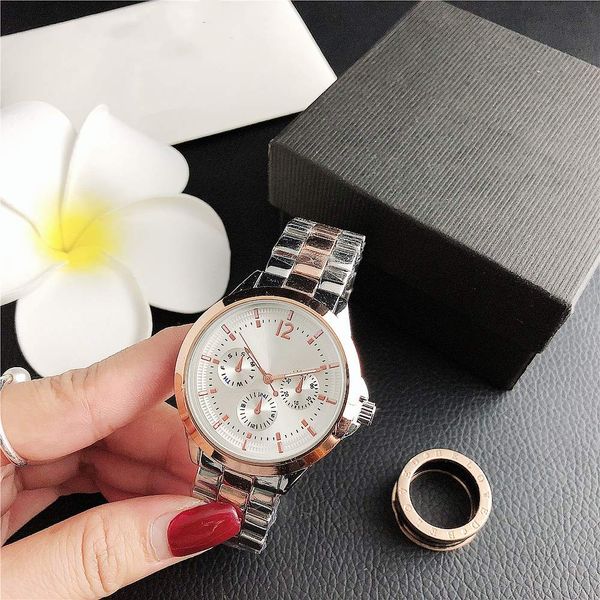 

2020 luxury men's and women's quartz watches wholesale simple popular wild personality watches, Slivery;brown