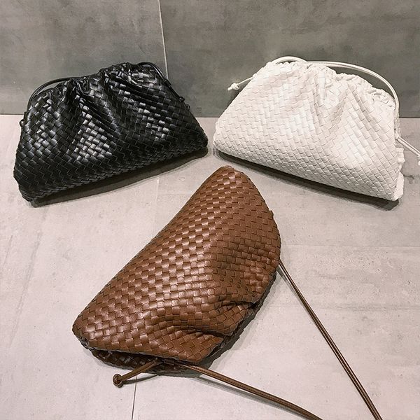 

leather women's bag 2019 new ladies bag the same clip dumpling slant woven cloud
