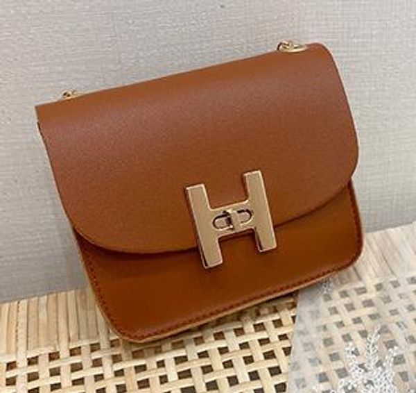 

2020 new designer women's bag casual shoulder messenger small square bag chain lock handbag