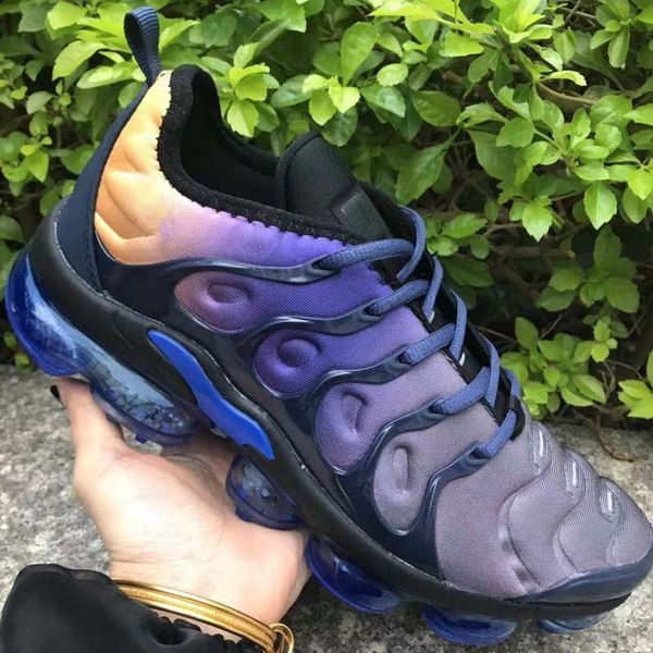 

2020 new good outdoor shoes rainbow full black white vm red men footwear sneakers outdoor shoes