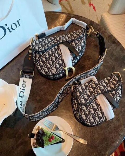 

Bolsa de Ombro logo_bag_shoe