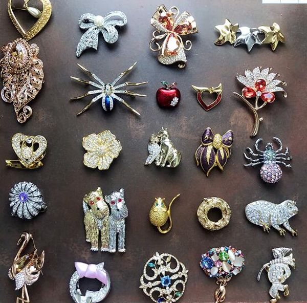 

10pcs/lot mix style fashion crystal brooches pins for jewelry craft gift wr11*, Gray