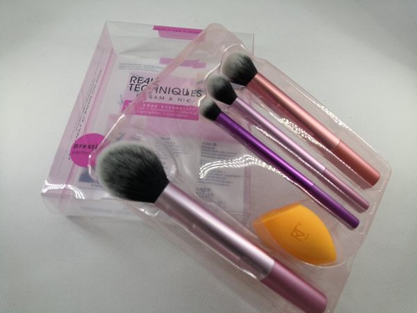 

m brand 4pcs/set makeup brushes set kit travel beauty professional metal handle foundation lips cosmetics makeup brush with holder cup case