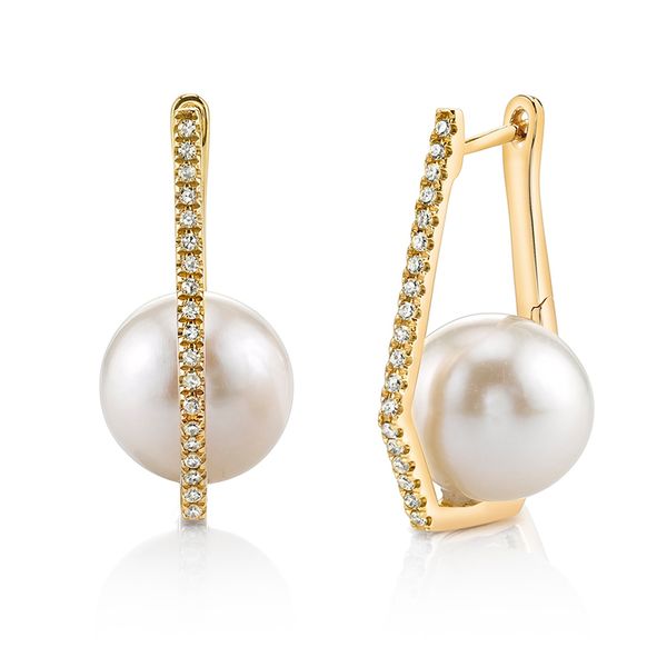 

2020 new fashion women delicate jewelry gift gold filled trendy inside round fresh pearl ball bead clear cz huggie hoop earrings, Golden;silver