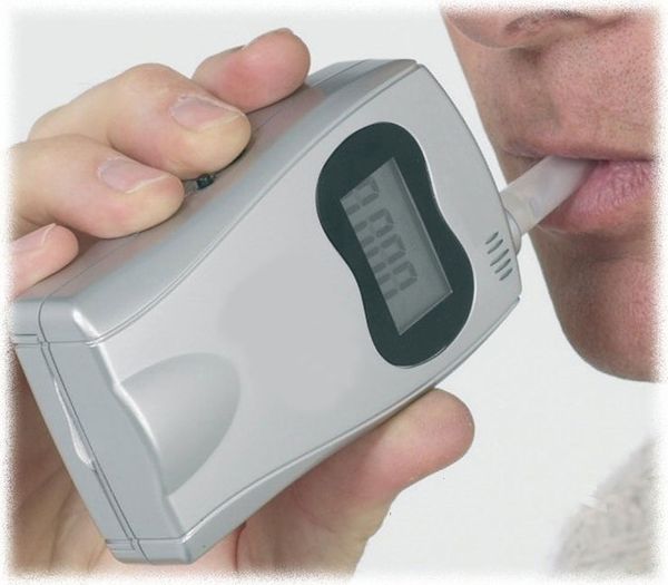 

2pcs digital breath alcohol tester professional alcohol detector powered by usb charger