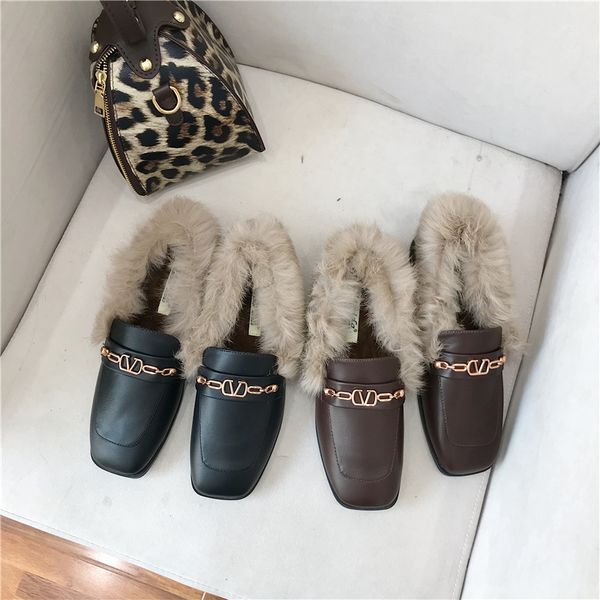 

2019 winter women flats shoes slip on flat v buckle chain women fur loafers moccasins causal shoes creepers, Black