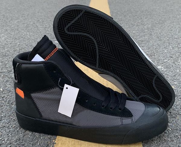 

Горячие Продажи Мода Blazer Studio Mid Grim Reaper Пользовательские Мужские Кроссовки Новое Сотрудничество Черный Конус Черный Белый Дизайнер Обуви Поставляются С Коробкой