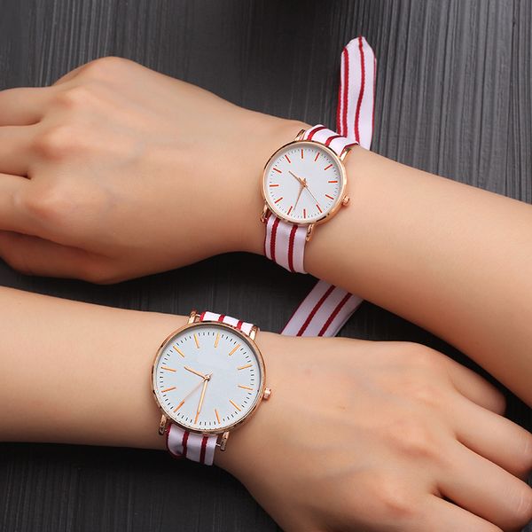 

горячие любители моды часы мужчины женщины повседневная кожаный ремешок кварцевые часы женские платья пара часы часы подарки relogi нет брас, Slivery;brown