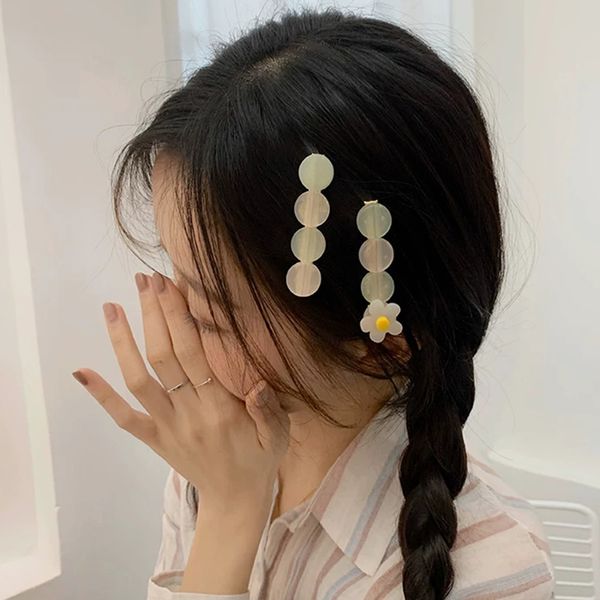 

2020 new style sweet white transparent barrettes cute flower heart chain plastic hairpin summer beach wowen headdress accessory, Golden;white
