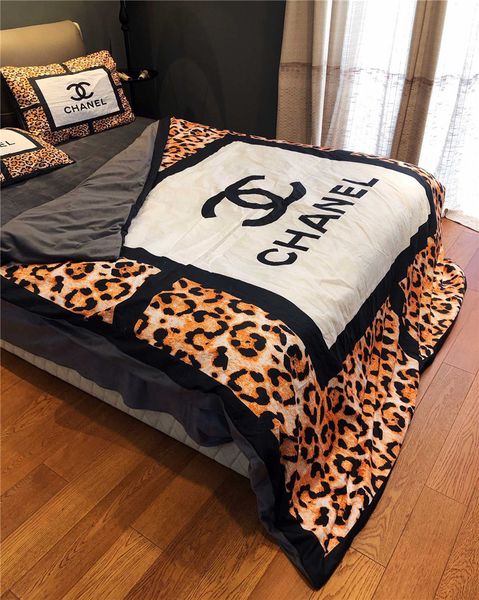 Sexy Leopard Print Bedding Sets Girl And Women Bed Cover Warm