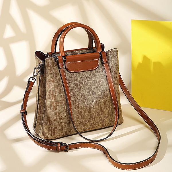 

новый стиль женская сумка сумка на плечо женская рука большой печатный