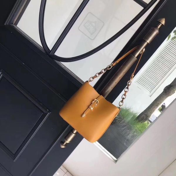 

новая корейская версия 2020 новый весенний фестиваль моды все матч большой емкости ведро сумка одно плечо сумка-мессенджер высокой емкости s