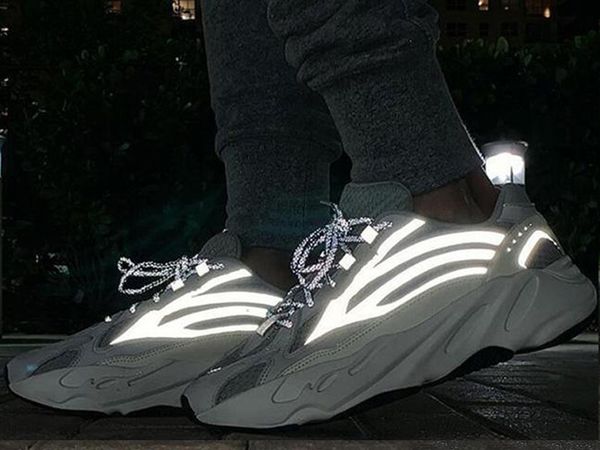 

salt inertia 700 wave runner og solid grey mens women 3m 700 v2 geode static mauve kanye west sport designer sneakers 5-11.5