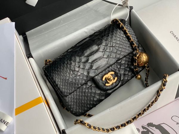 

new women's one-shoulder bag high-end custom quality diagonal cross bag fashion trend leisure style gold silver metal accessories with