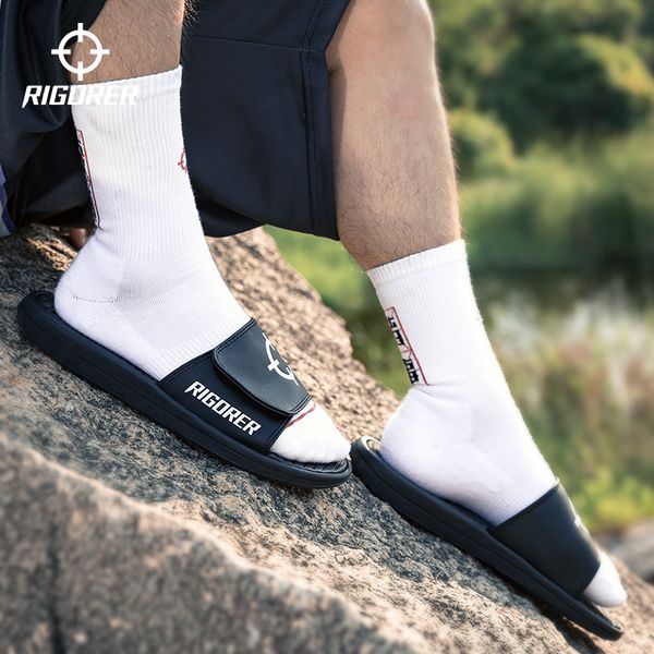 

movement prospective new outer wear velcro slippers 2020 men and women couple slip bathroom network red beach sandals and slippers, Black