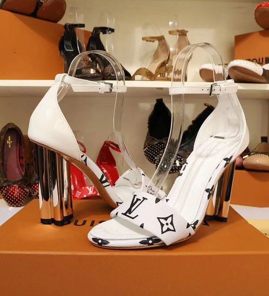 

Sandálias discountbrand6