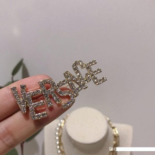 

женщины конструктор письмо брошь bling bling rhinestone письмо роскошные брошь костюм отворотом pin мода ювелирные изделия для подарка парти, Gray