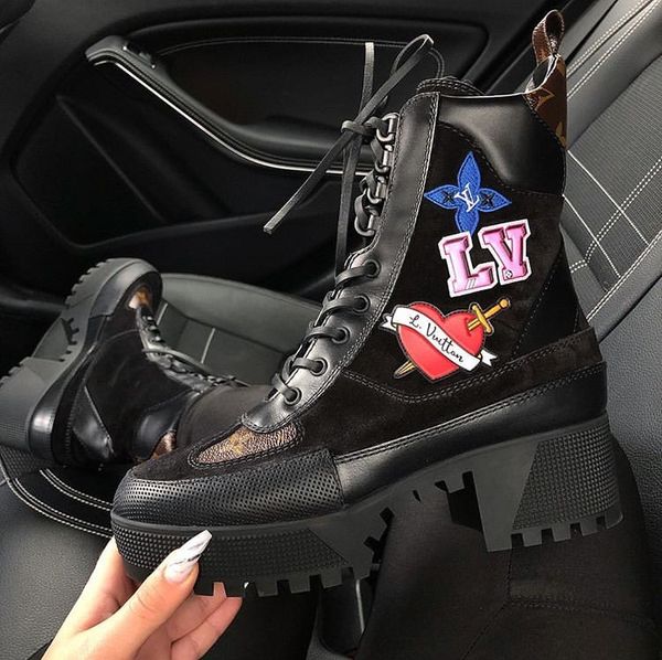 

Laureate Platform Desert Boot Women Designer Shoes Luxury Brand Womens Martin Boots Leather Ankle Bootie Big Size Chunky Heel Hiking Boots