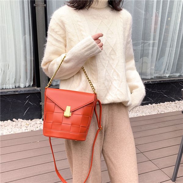 

spring fashion woven bags 2020 new leisure hand bucket bag shoulder shoulder bag