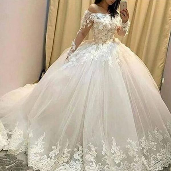 Abiti da sposa gonfi con abito da ballo Affascinanti piccoli fiori fatti a mano in pizzo Appliques Tulle Abiti da sposa modesti con maniche lunghe Illusion