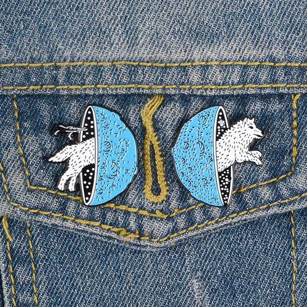 

jumpping wolf enamel pins brooches metal badge cartoon jewelry gift for friends, Gray