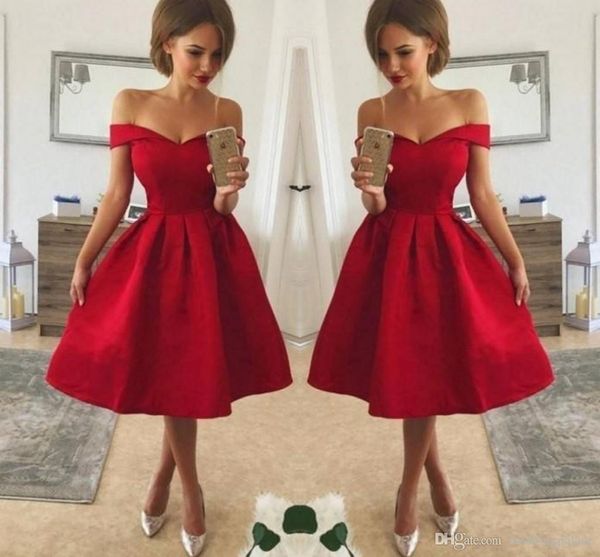 New Designer Simples Estilo baratos Red Cocktail Dresses Alças Ruched Satin comprimento do joelho Ocasião Vestidos A Festa Prom linha de vestidos especiais