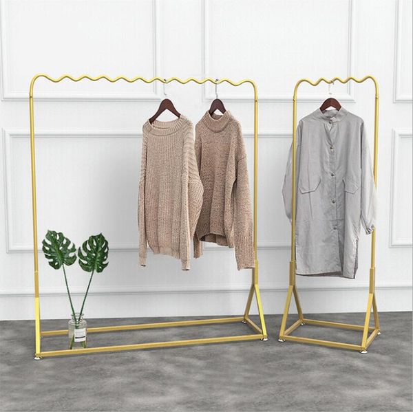 Espositore per abbigliamento dorato Mobili per camera da letto Vetrina semplice Panno a terra Mostra mensola Appendiabiti combinati
