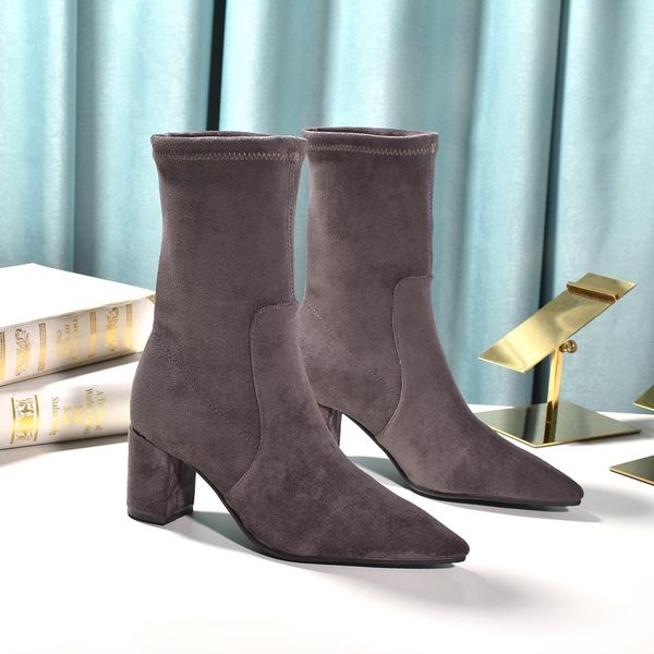 

2019 new luxury autumn and winter explosions fashion wild pointed stretch boots martin boots non-slip outsole size35-40 original packaging, Black