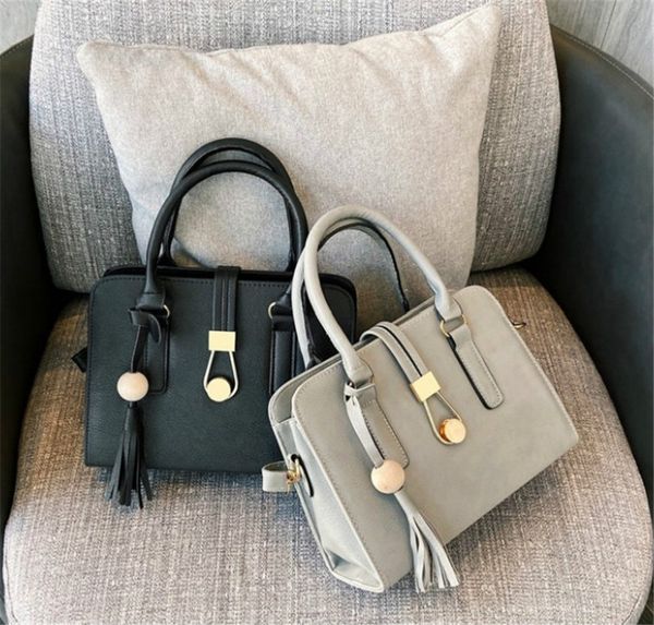 

2020 New Tassel Handbag Fashion Shoulder Cross Body Versatile Small Square Bag Ladies PH-CFY20061947