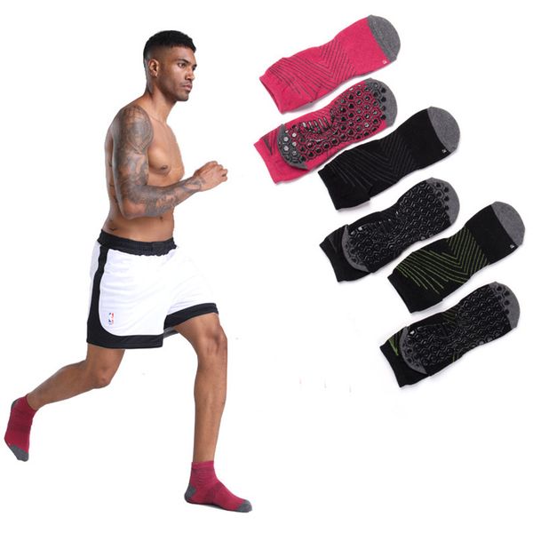 

professional quality men basketball socks middle tube anti-slip yoga socks cotton sports running trampoline men, Black