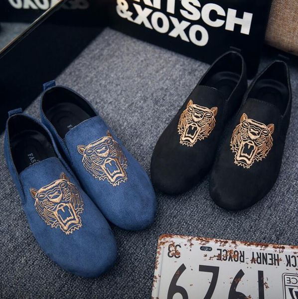 

summer spring men shoes england trend casual loafs fashion tiger head emboridered shoes for men new slip on men's flats, Black