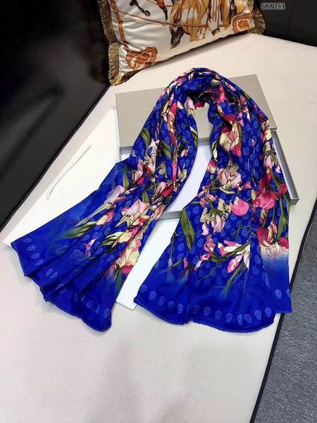 

2019 new winter luxury blue red flower crossbones long scarf women's large scarfs with box and dastbag, Blue;gray
