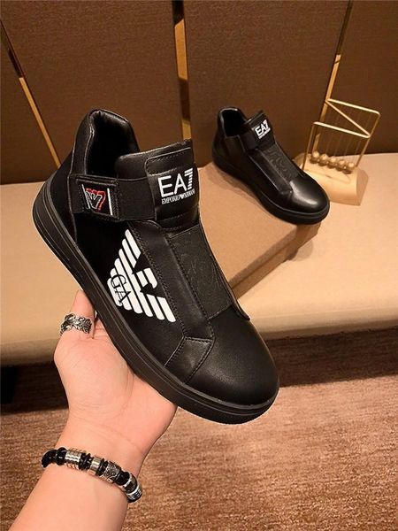 

new high-end brand men's shoes made of high-casual leather, wild board shoes, breathable flat wild fashion white shoes01, Black