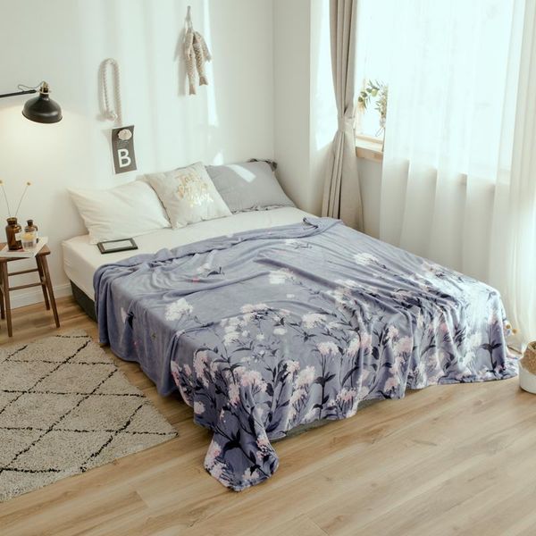 

51 flower season bedspread blanket 200x230cm high density super soft flannel blanket to on for the sofa/bed/car portable plaids