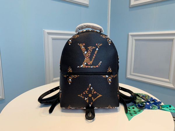 

e.g. ladies' classic handbag 7a premium custom quality backpack fashion fashion business leisure backpack metal accessories