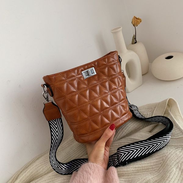 

bag for women lingge shoulder bucket bag women 2019 new version of simple joker texture slung fashion western style