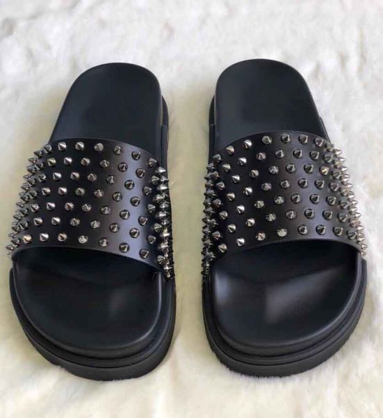 

2020 summer red bottom pool fun flats flip flops with spikes slip on men beach slides sandals popular men's rivets slippery sandals sli, Black