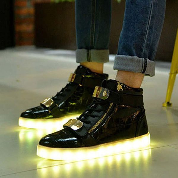 

Sapatos ocasionais valentinoed